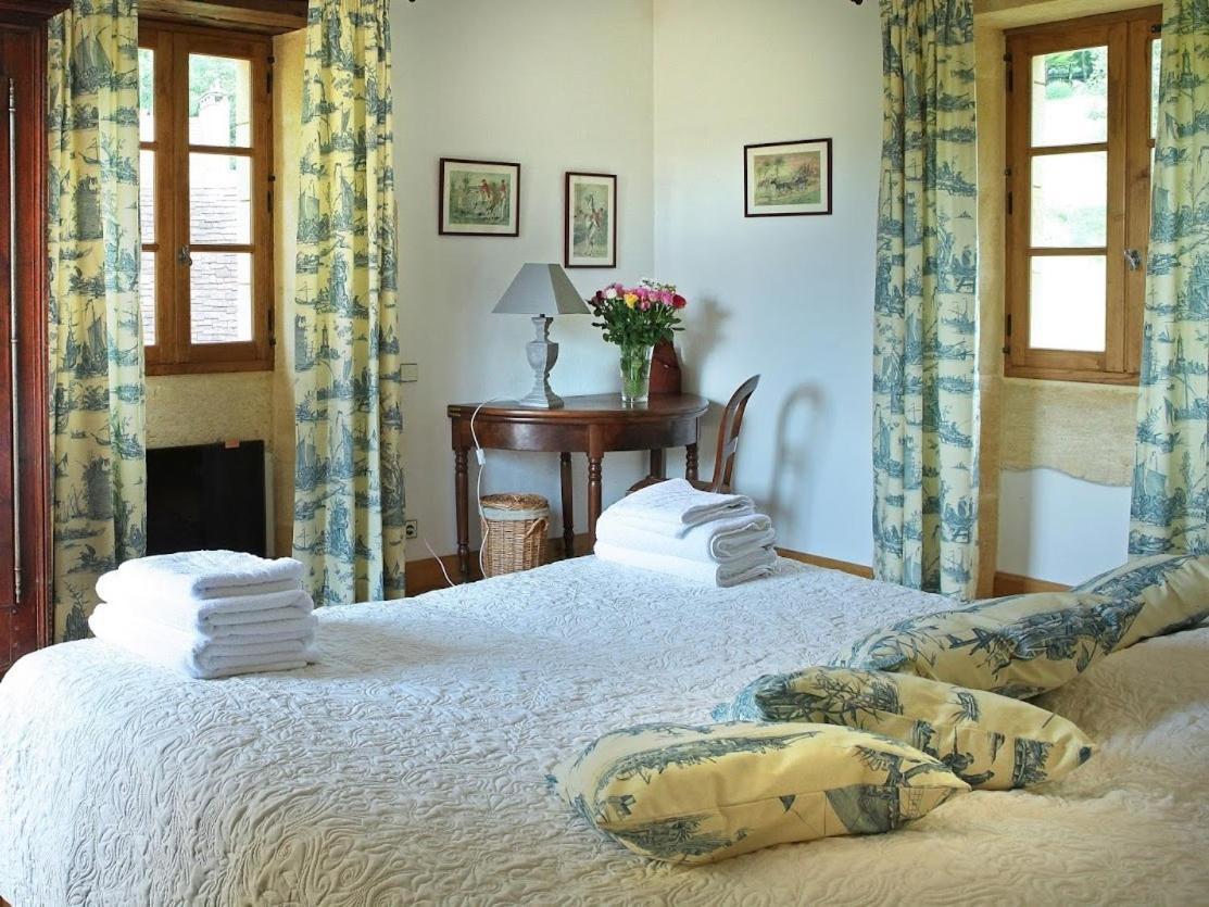 Chambres D'Hotes Avec Piscine La Rossillonie Beynac-et-Cazenac Zimmer foto