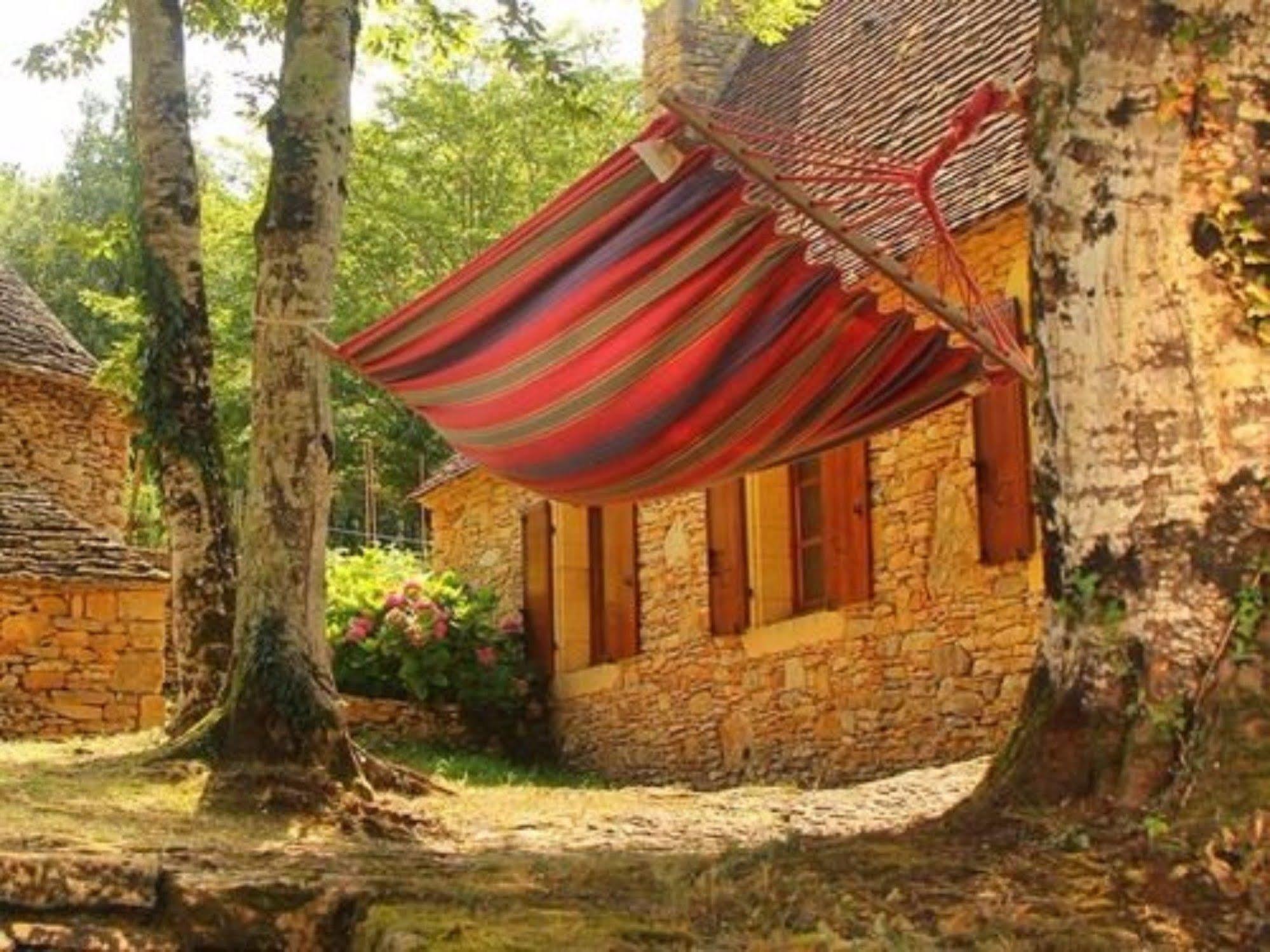 Chambres D'Hotes Avec Piscine La Rossillonie Beynac-et-Cazenac Exterior foto